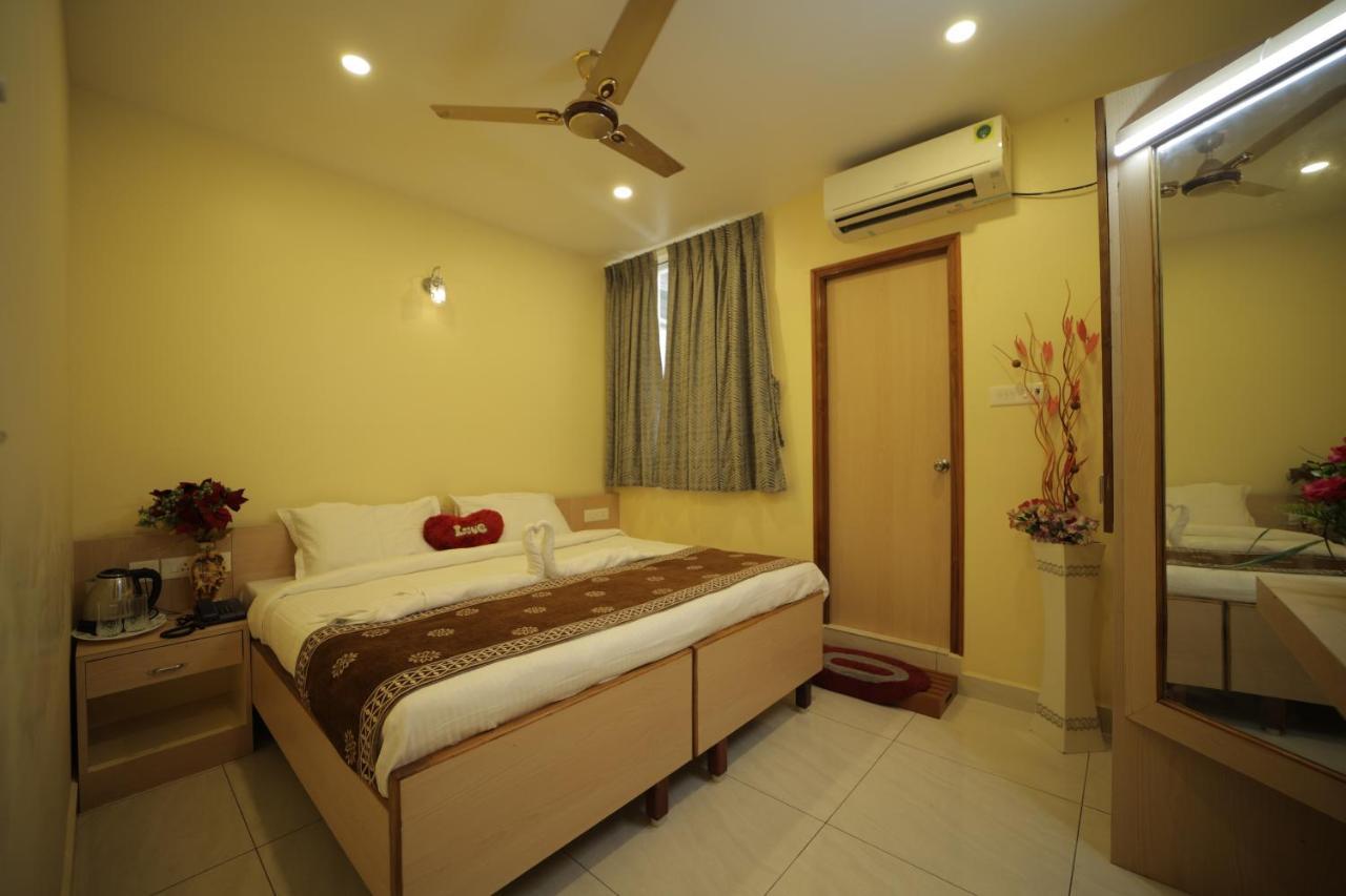 Nadanam Inn Пондичери Екстериор снимка