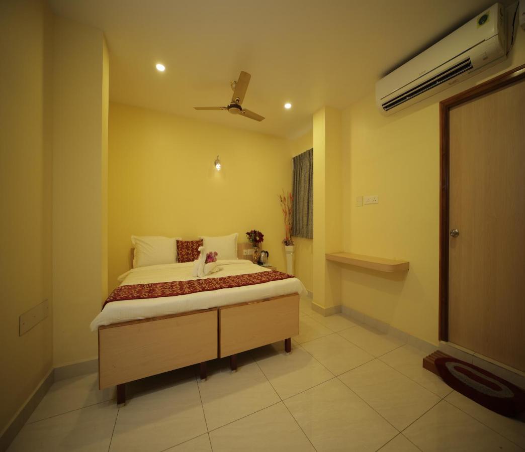 Nadanam Inn Пондичери Екстериор снимка