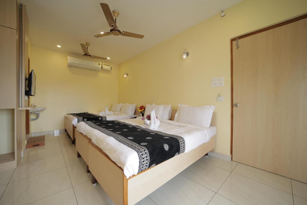 Nadanam Inn Пондичери Екстериор снимка