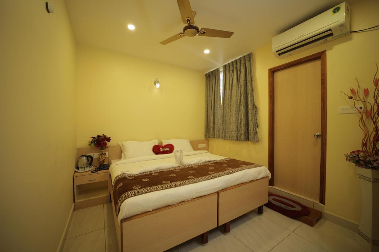 Nadanam Inn Пондичери Екстериор снимка