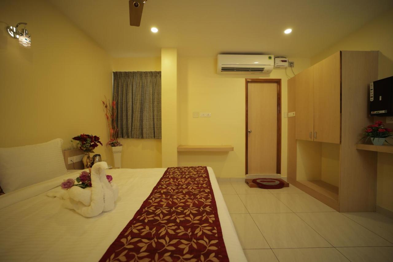 Nadanam Inn Пондичери Екстериор снимка