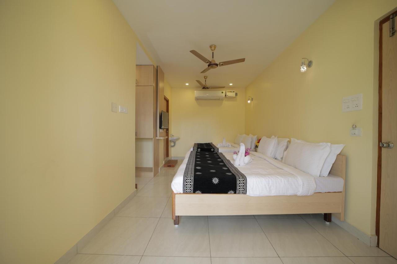 Nadanam Inn Пондичери Екстериор снимка