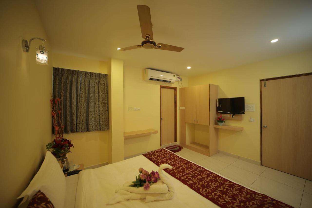 Nadanam Inn Пондичери Екстериор снимка
