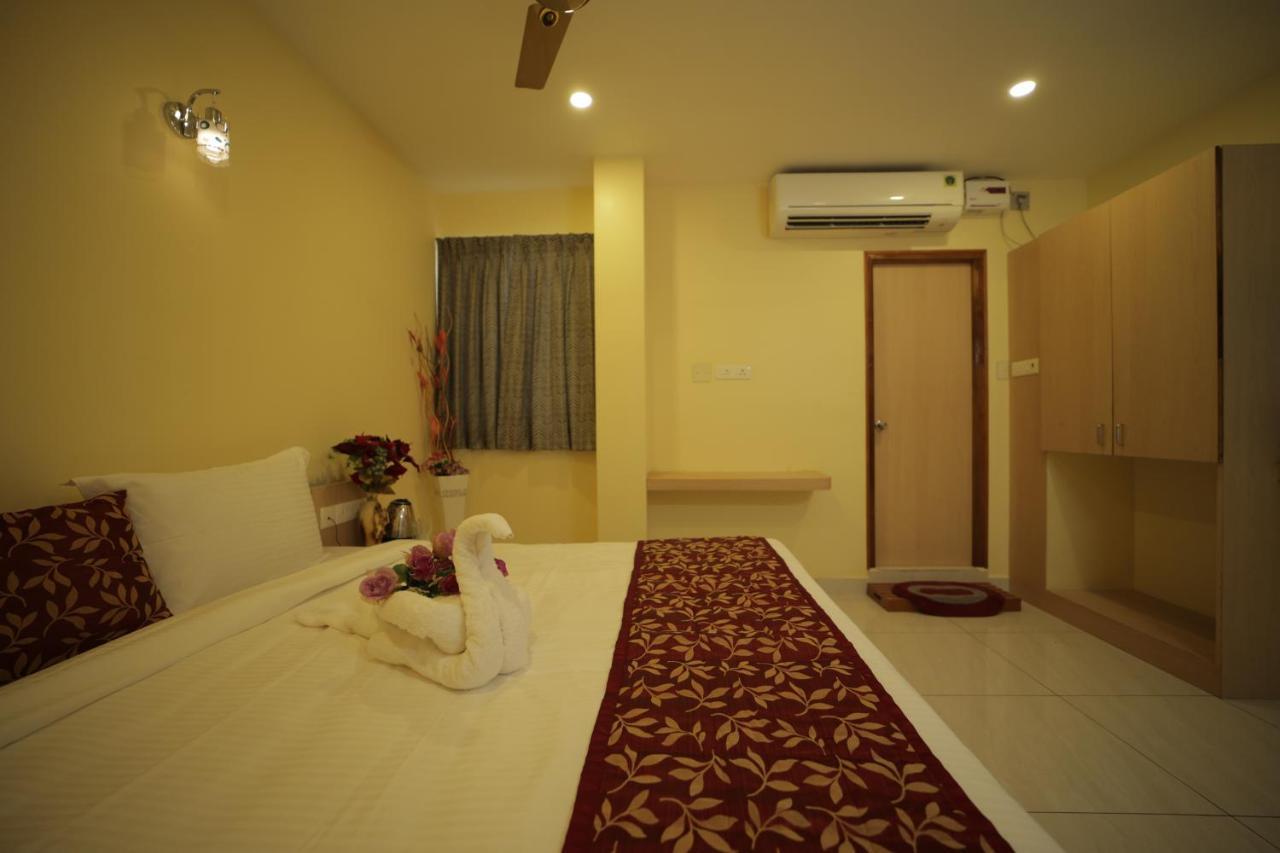 Nadanam Inn Пондичери Екстериор снимка