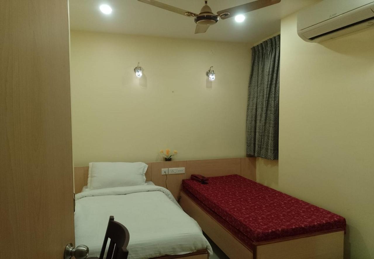 Nadanam Inn Пондичери Екстериор снимка